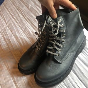 Dr Martens size 6 women’s